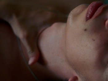 Movie still from “Sam Fender - Dead Boys” (2018), directed by Vincent Haycock – Extreme Close Up shot, Overhead angle