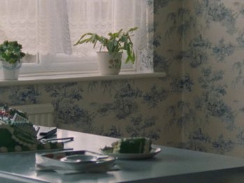 Movie still from “Sam Fender - Dead Boys” (2018), directed by Vincent Haycock – Medium shot, High angle