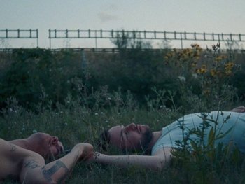 Movie still from “Sam Fender - Dead Boys” (2018), directed by Vincent Haycock – Wide shot, High angle