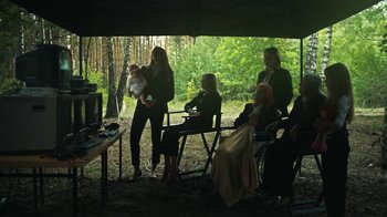 Movie still from “Sophie Hunger - Tricks” (2018), directed by Matilda Finn – Wide shot, High angle