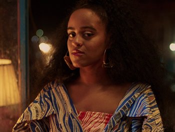 Movie still from “Seinabo Sey - I Owe You Nothing” (2018), directed by Sheila Johansson – Close Up shot, Low angle