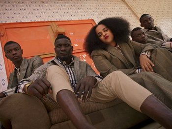 Movie still from “Seinabo Sey - I Owe You Nothing” (2018), directed by Sheila Johansson – Medium shot, Low angle