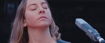 Movie still from “HAIM - Night So Long” (2018), directed by Paul Thomas Anderson – Close Up shot, Low angle