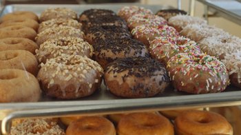 Movie still from “I Love LA - Starcrawler” (2017), directed by Autumn de Wilde – Extreme Close Up shot, Overhead angle