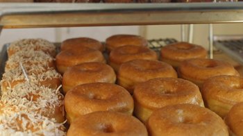 Movie still from “I Love LA - Starcrawler” (2017), directed by Autumn de Wilde – Extreme Close Up shot, Overhead angle