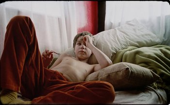 Movie still from “C.Tangana - Caballo Ganador” (2017), directed by Diana Kunst – Medium shot, High angle