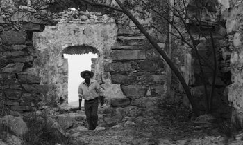 Movie still from “alt-J - 3WW” (2017), directed by Young Replicant – Wide shot, Low angle