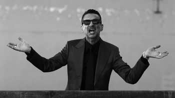 Movie still from “Depeche Mode - Where’s the Revolution” (2017), directed by Anton Corbijn – Medium shot, Low angle