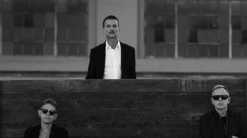 Movie still from “Depeche Mode - Where’s the Revolution” (2017), directed by Anton Corbijn – Medium shot, Low angle