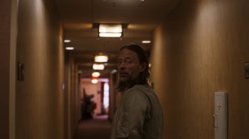 Movie still from “Radiohead - Daydreaming” (2016), directed by Paul Thomas Anderson – Close Up shot, Over the shoulder angle
