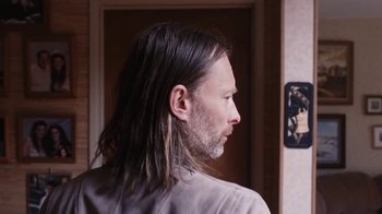 Movie still from “Radiohead - Daydreaming” (2016), directed by Paul Thomas Anderson – Close Up shot, Over the shoulder angle