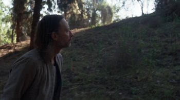 Movie still from “Radiohead - Daydreaming” (2016), directed by Paul Thomas Anderson – Medium shot, Over the shoulder angle