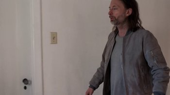 Movie still from “Radiohead - Daydreaming” (2016), directed by Paul Thomas Anderson – Medium shot, Over the shoulder angle
