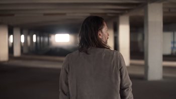 Movie still from “Radiohead - Daydreaming” (2016), directed by Paul Thomas Anderson – Medium shot, Over the shoulder angle