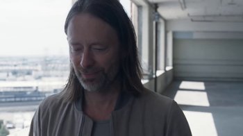 Movie still from “Radiohead - Daydreaming” (2016), directed by Paul Thomas Anderson – Close Up shot, Over the shoulder angle