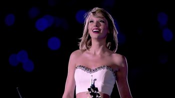 Movie still from “Taylor Swift - New Romantics” (2016), directed by Jonas Åkerlund – Medium shot, Low angle