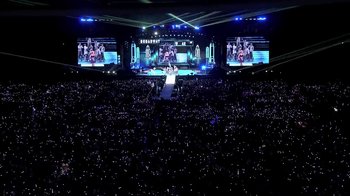 Movie still from “Taylor Swift - New Romantics” (2016), directed by Jonas Åkerlund – Extreme Wide shot, High angle