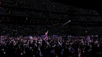 Movie still from “Taylor Swift - New Romantics” (2016), directed by Jonas Åkerlund – Extreme Wide shot, High angle