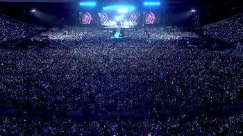 Movie still from “Taylor Swift - New Romantics” (2016), directed by Jonas Åkerlund – Extreme Wide shot, High angle