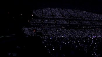 Movie still from “Taylor Swift - New Romantics” (2016), directed by Jonas Åkerlund – Extreme Wide shot, High angle