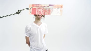 Movie still from “Darwin Deez - The Mess She Made” (2015), directed by Oscar Hudson – Close Up shot, Over the shoulder angle