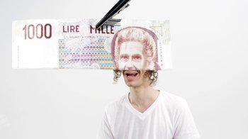 Movie still from “Darwin Deez - The Mess She Made” (2015), directed by Oscar Hudson – Extreme Close Up shot, Over the shoulder angle