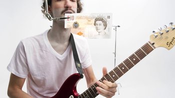 Movie still from “Darwin Deez - The Mess She Made” (2015), directed by Oscar Hudson – Extreme Close Up shot, Low angle