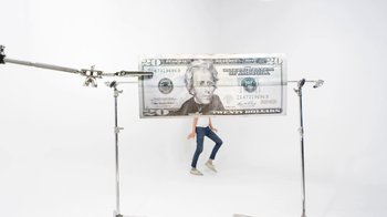 Movie still from “Darwin Deez - The Mess She Made” (2015), directed by Oscar Hudson – Wide shot, Low angle