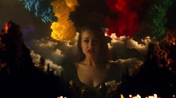 Movie still from “Joanna Newsom - Divers” (2015), directed by Paul Thomas Anderson – Medium shot, Low angle