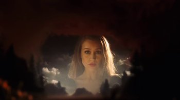 Movie still from “Joanna Newsom - Divers” (2015), directed by Paul Thomas Anderson – Close Up shot, Low angle