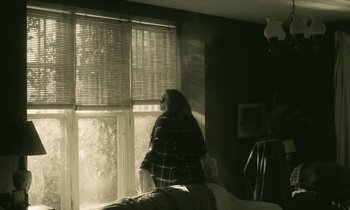 Movie still from “Adele - Hello” (2015), directed by Xavier Dolan – Wide shot, Low angle