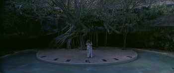 Movie still from “Florence & The Machine - How Big How Blue How Beautiful” (2015), directed by Vincent Haycock – Extreme Wide shot, High angle