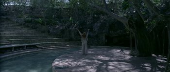 Movie still from “Florence & The Machine - How Big How Blue How Beautiful” (2015), directed by Vincent Haycock – Wide shot, High angle