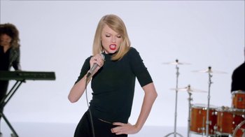 Movie still from “Taylor Swift - Shake It Off” (2014), directed by Mark Romanek – Medium shot, Over the shoulder angle
