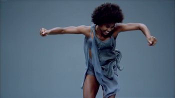 Movie still from “Taylor Swift - Shake It Off” (2014), directed by Mark Romanek – Medium shot, Low angle