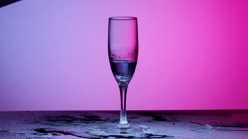 Movie still from “Hook N Sling & Chris Willis - Magnet” (2013), directed by Ryan Staake – Extreme Close Up shot, Overhead angle