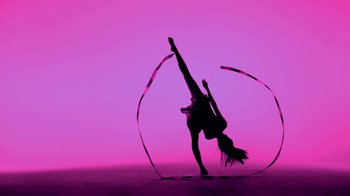 Movie still from “Hook N Sling & Chris Willis - Magnet” (2013), directed by Ryan Staake – Wide shot, Low angle