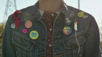 Movie still from “Keaton Henson - Lying To You” (2013), directed by Autumn de Wilde – Extreme Close Up shot, Overhead angle