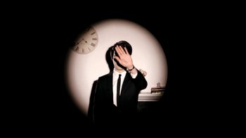 Movie still from “Mirrors - Into The Heart” (2011), directed by Us – Medium shot, High angle