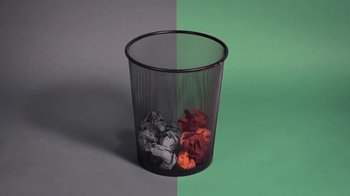 Movie still from “Dels - Trumpalump” (2010), directed by Us – Extreme Close Up shot, Overhead angle