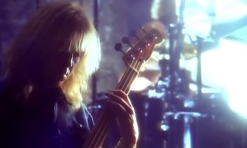 Movie still from “Aerosmith - Janie’s Got A Gun” (1989), directed by David Fincher – Extreme Close Up shot, High angle