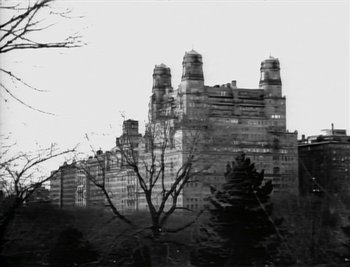 Movie still from “Sting - Englishman In New York” (1988), directed by David Fincher – Extreme Wide shot, Low angle