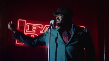 Movie still from “Gregory Porter - Revival” (2020), directed by Douglas Bernardt – Medium shot, Low angle