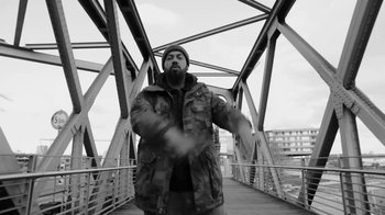 Movie still from “ASD - Legendär / Populär” (2015), directed by David Aufdembrinke – Medium shot, Low angle