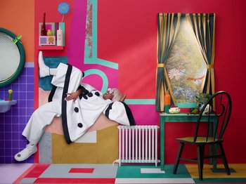 Movie still from “Tierra Whack - SHOWER SONG” (2024), directed by Alex Da Corte – Wide shot, Low angle