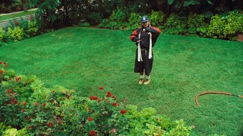 Movie still from “Carly Gibert - Dropping Seeds” (2023), directed by Luciana Baldovino – Extreme Wide shot, High angle