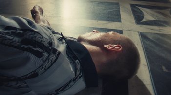 Movie still from “Elderbrook - Why Do We Shake In The Cold?” (2020), directed by Jara Moravec – Extreme Close Up shot, High angle