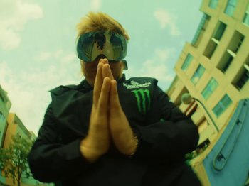 Movie still from “Joost, Ski Aggu & Otto Waalkes - Friesenjung” (2023), directed by Joost Klein – Medium shot, Low angle