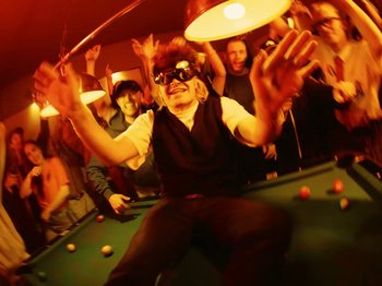 Movie still from “Joost, Ski Aggu & Otto Waalkes - Friesenjung” (2023), directed by Joost Klein – Medium shot, High angle