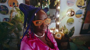 Movie still from “Aiza - Majimbo” (2023), directed by Will Niava – Close Up shot, High angle